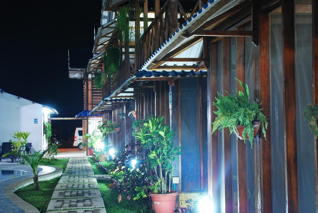 Hotel Utüane Leticia Exterior foto